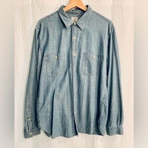 JCREW Men’s Chambray shirt in size Large